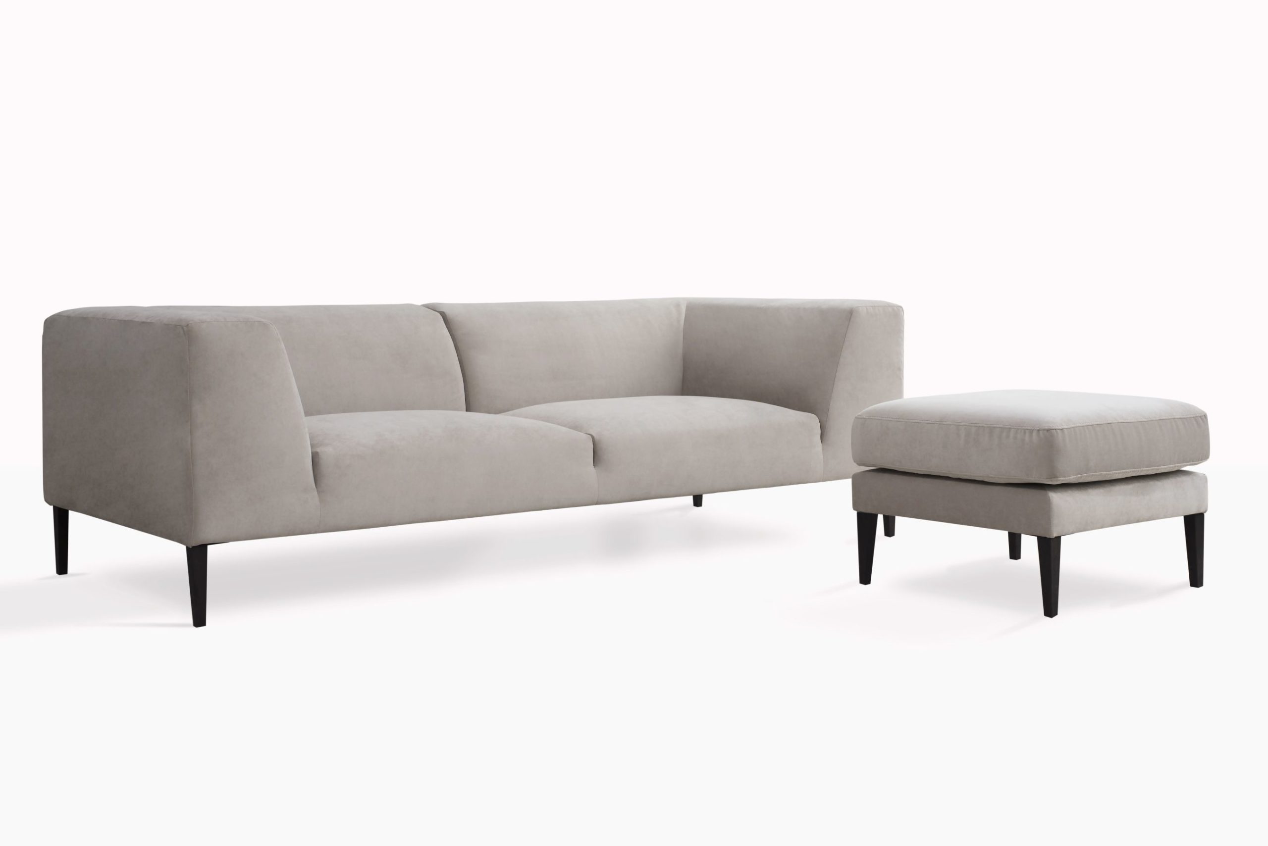 Sofa MIA marki Rosanero – elegancka propozycja do domu i biura , Rosanero - Komfortowa i stylowa sofa stanowi obowiązkowy element wyposażenia każdego salonu. Mebel ten niezwykle ważną rolę pełni również w gabinetach, recepcjach oraz biurach, zarówno domowych, jak i firmowych. Chcąc sprostać wymaganiom odbiorców prywatnych oraz biznesowych, marka Rosanero wprowadziła do swojej oferty nową sofę nazwie MIA – wyjątkowe połączenie elegancji z wygodą.